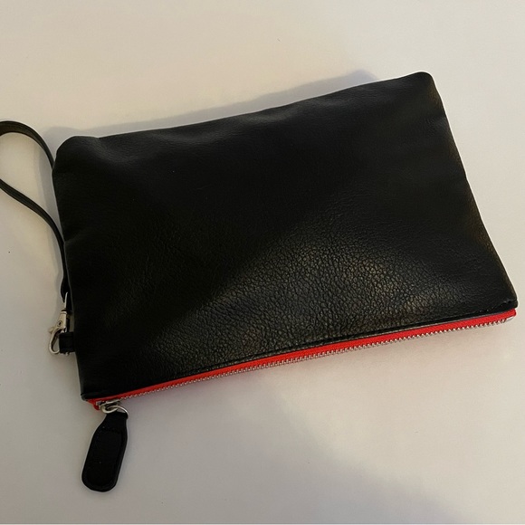 NWOT Old Navy Black Zippered Pouch with Detachable Wrist Strap - Picture 7 of 8